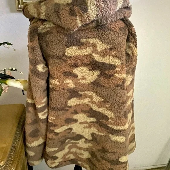 NEW So XXL Woman’s Teddy Bear Jacket - Picture 2 of 4